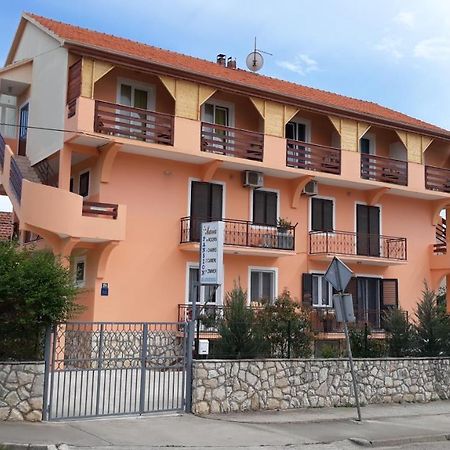 Bed and Breakfast Pansion Maria Zara Esterno foto