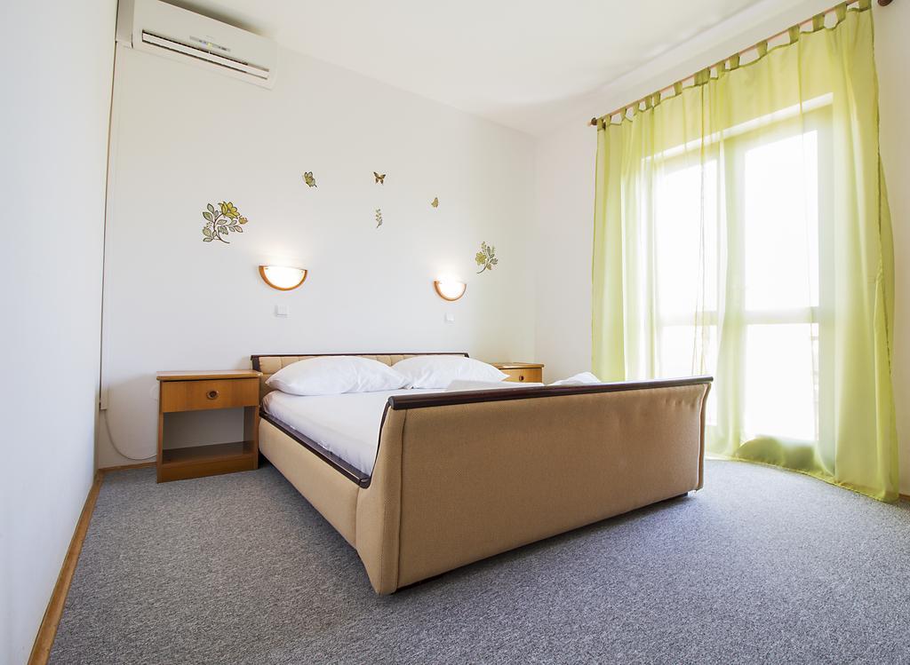 Bed and Breakfast Pansion Maria Zara Esterno foto