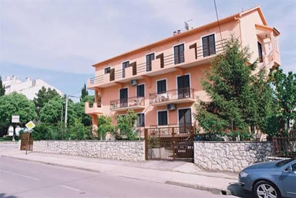 Bed and Breakfast Pansion Maria Zara Esterno foto