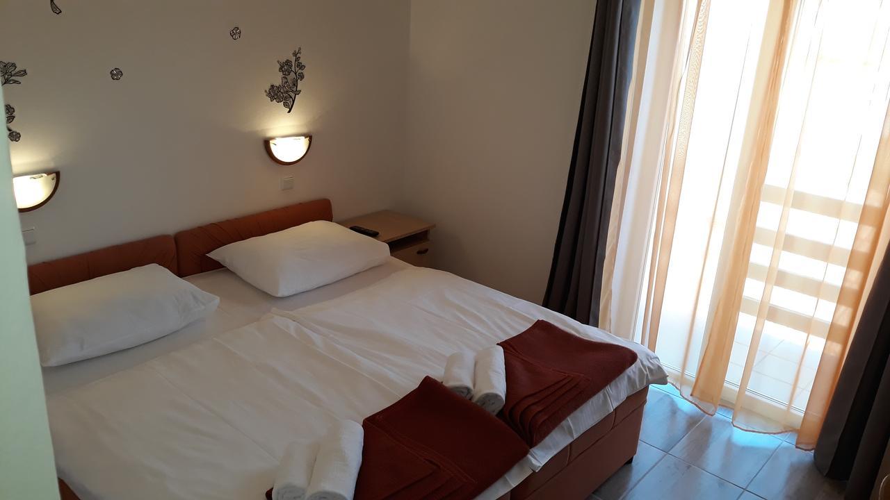 Bed and Breakfast Pansion Maria Zara Esterno foto