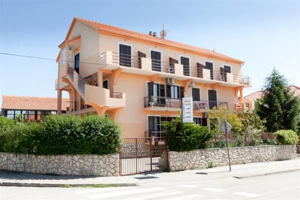 Bed and Breakfast Pansion Maria Zara Esterno foto
